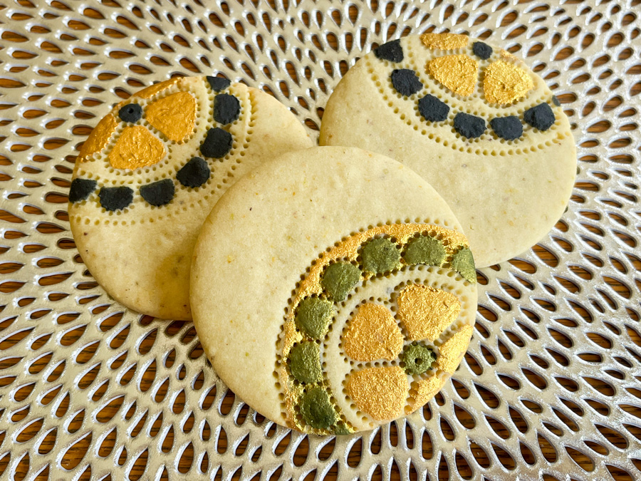 WHEN BREAD AND COOKIES&nbsp;COLLIDE